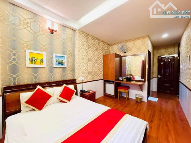 BÁN KHÁCH SẠN 7 TẦNG CÓ THANG MÁY KHU VIP TÊN LỬA, 6X23M, 23 PHÒNG, GIÁ CHỈ 24 TỶ. TL - 5