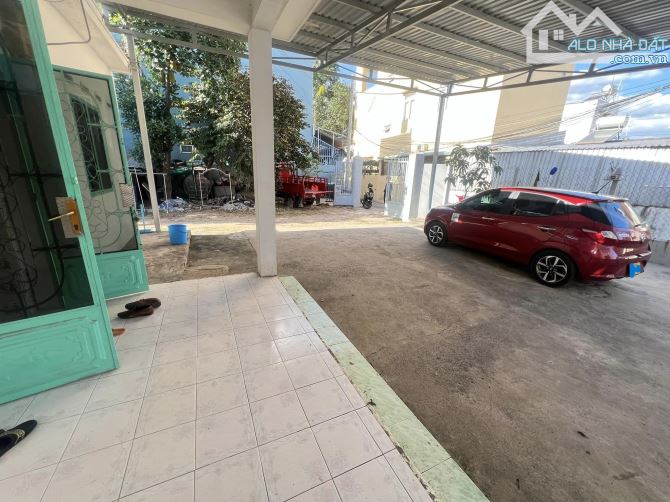 ĐẤT 3 MẶT TIỀN THOÁNG NGANG GẦN 8M - CÁCH METRO 300M
