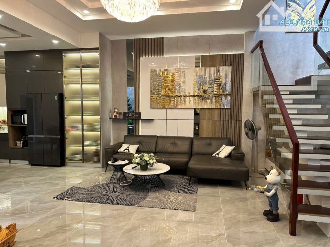 Bán Biệt Thự View Sông Sài Gòn ,gần TH: quốc tế V - Úc Bình Lợi ,P.13, BT ,22x16 ,3T - 1