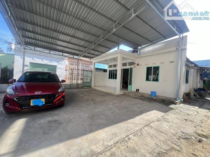 ĐẤT 3 MẶT TIỀN THOÁNG NGANG GẦN 8M - CÁCH METRO 300M - 2