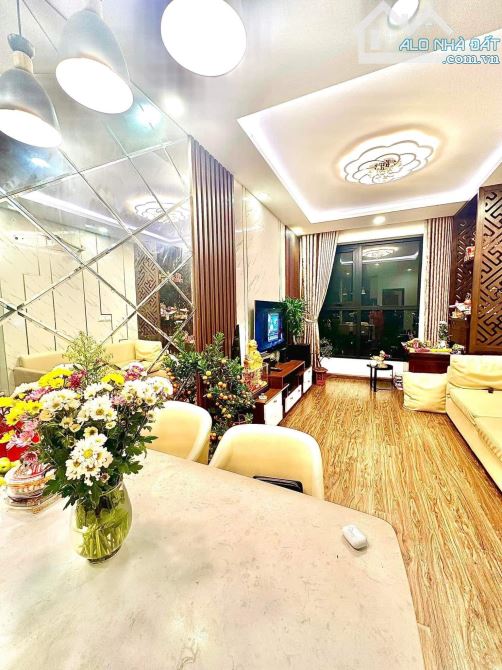 Bán chung cư căn góc eco lake view  32 đại từ dt 116m2 3pn 2wc. view hồ linh đàm