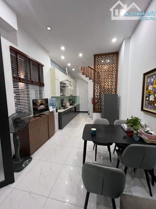 bán nhà dương nội hà đông 37m gíá 4.5 tỷ ô tô đỗ chước cửa .