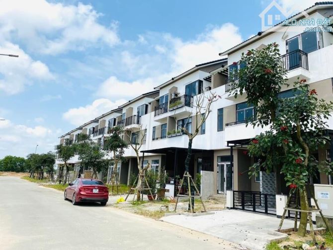 Nhà 3 Tầng Royal Park View - Cuộc Sống Đẳng Cấp Bên Công Viên Xanh Mát 🏡🌳 - 11