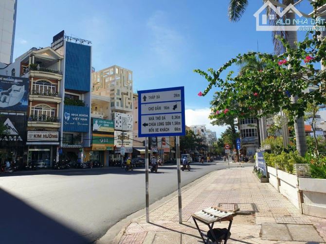 Bán nhà mặt đường Quang Trung, Nha Trang giá 140 triệu/mét - 3
