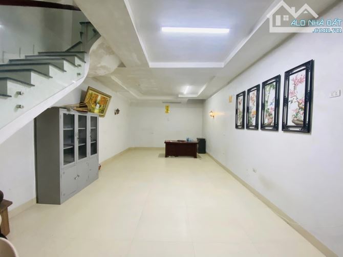 bán nhà khương trung thanh xuân 45m giá 6.1 tỷ ô tô đỗ cửa . - 4