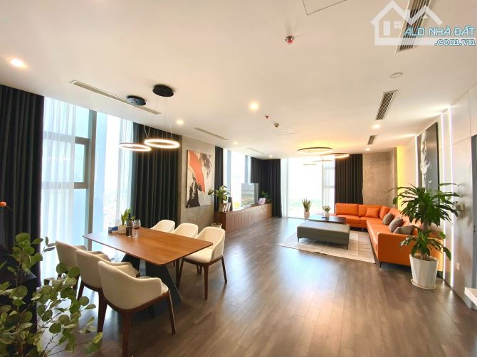Cần tiền kinh doanh, bán nhanh căn 145m Discovery Cầu Giấy. Giá chỉ hơn 9 tỷ