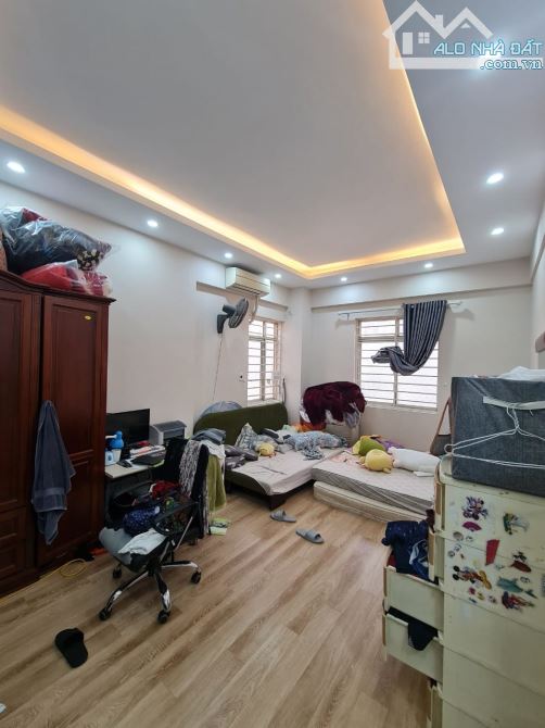 Hiếm! Chung Cư 27 Lạc Trung - Hai Bà Trưng 92m2 nhà đẹp, full nội thất chỉ 2.6 tỷ - 2