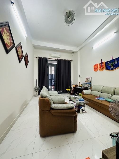 Bao Đầu Tư,BánRẻ Nhà Hẻm Xe Hơi Nghĩa Phát P6 Tân Bình Giáp Q10,72m2,4Tầng,Ngang 6m,8tỷ3 - 4