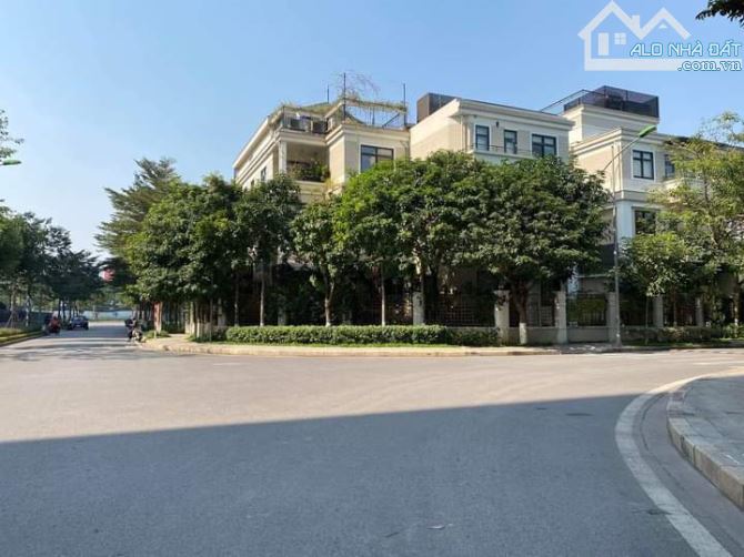 Bán gấp Biệt Thự lô góc KĐT Starlake Tây hồ tây, diện tích 200m2, giá rẻ - 5