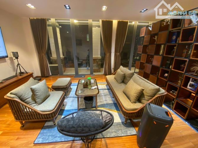 Giảm sốc 2 tỷ hẻm xe hơi đường Tô Hiến Thành quận 10 (4,2x22m) 4 tầng tiện ở liền