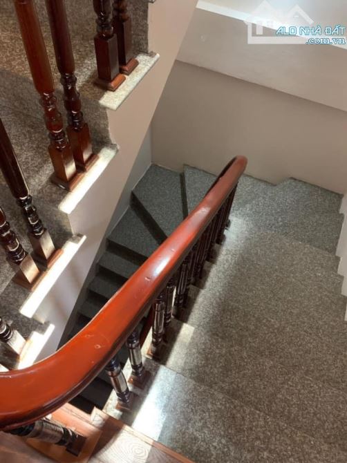 Bán nhà Cầu Giấy dân xây 2 thoáng 50m 4 tầng ô tô qua nhà 8.2 tỷ