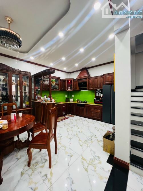 Bán Nhà Khu Biệt Lập 357A Nguyễn Trọng Tuyển P1 Tân Bình - 4x17m Trệt 3 lầu - 19 Tỷ - 2