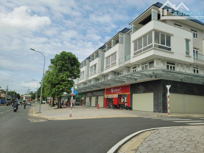 Shophouse mặt tiền Nguyễn Văn Hoa 13 tỷ. Đang cho thuê 20 triệu/ tháng