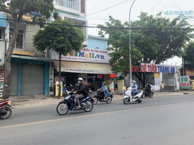Nhà Trệt, 2 lầu, MT Dương Thị Mười, 4x22m, giá 9 tỷ