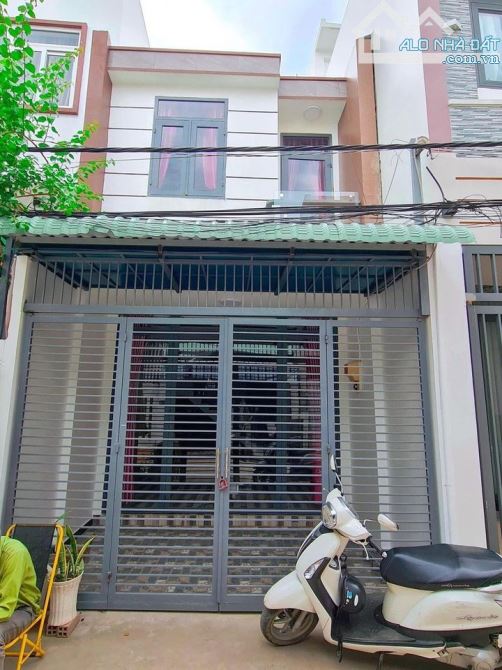 Chủ gửi bán gấp nhà Bà Điểm Hóc Môn 35/ Âp Hưng Lân giá 3,8 tỷ/67 m2 1 lầu