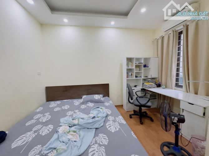 Bán nhà Kim Giang 39m2- 6 tầng - mặt tiền 4.8m- giá 3.7 tỷ Thanh Trì - 10