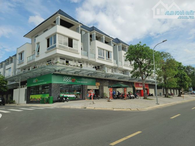 Shophouse mặt tiền Nguyễn Văn Hoa 13 tỷ. Đang cho thuê 20 triệu/ tháng - 1