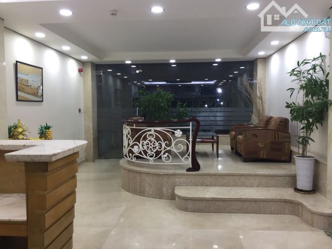 Cho thuê nhà hẻm rộng 4.5m đường Calmette, Q1: 4.8m x 16.2m, hầm, lửng, 4 lầu, ST... - 2