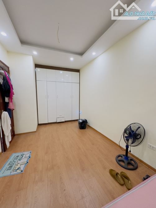 Bán nhà Kim Giang 39m2- 6 tầng - mặt tiền 4.8m- giá 3.7 tỷ Thanh Trì - 4