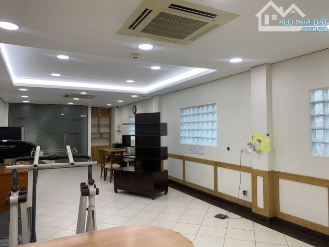 Cho thuê nhà hẻm rộng 4.5m đường Calmette, Q1: 4.8m x 16.2m, hầm, lửng, 4 lầu, ST... - 4