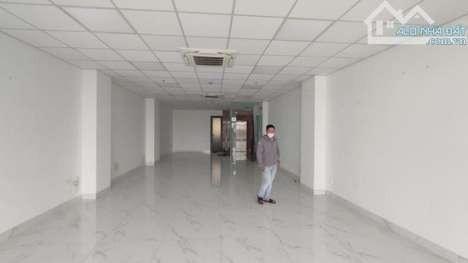 Cho thuê Văn Phòng Đường Hồ Bá Kiện, Quận 10. DT 120m2 - 18 triệu/ tháng - 6