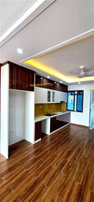 Bán nhà Lạc Long Quân, Tây Hồ - Ô tô tránh, kinh doanh 70m2 giá 26 tỷ - 6