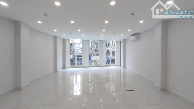 Cho thuê Văn Phòng Đường Hồ Bá Kiện, Quận 10. DT 120m2 - 18 triệu/ tháng - 7