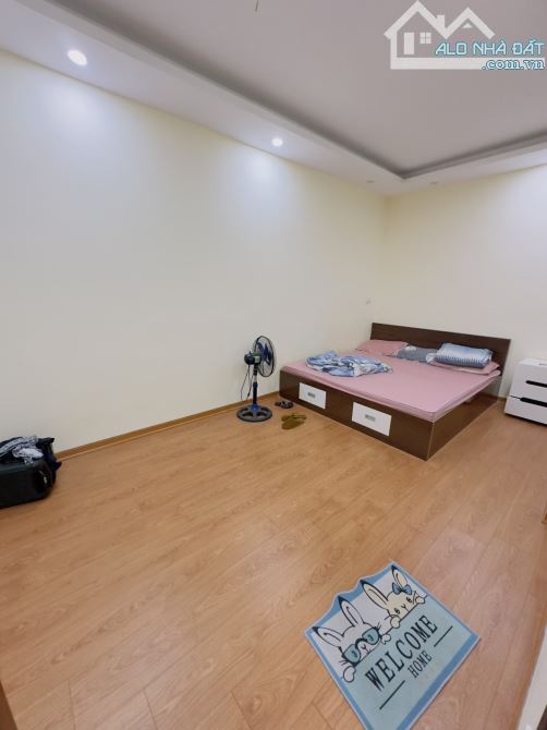 Bán nhà Kim Giang 39m2- 6 tầng - mặt tiền 4.8m- giá 3.7 tỷ Thanh Trì - 9