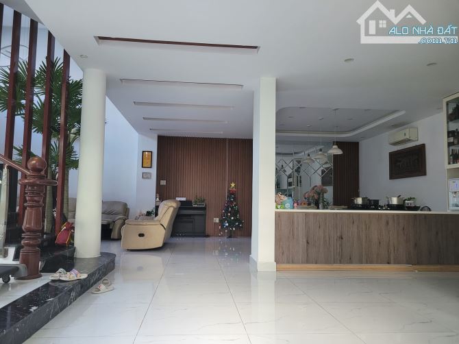 Biệt Thự 200m2 vị trí VIP ngay trung tâm Phường 17 Gò Vấp, 20Tỷ TL. - 4