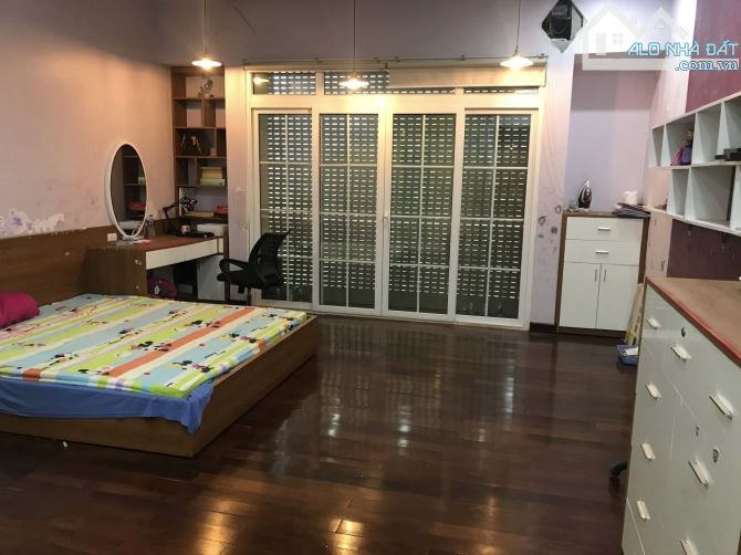 Bán nhà khu cao cấp Trần Phú, Ngô Quyền DT: 74.4m MT: 4.96m Giá: 13 tỷ Ms Minh