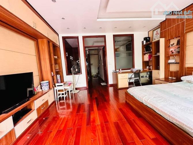 GIẢM 3 TỶ💥Nhà Quận Hoàn Kiếm💥Lô Góc 3 Thoáng 💥80m2 6 Tầng Thang Máy💥Gara 7 Chỗ💥19 Tỷ