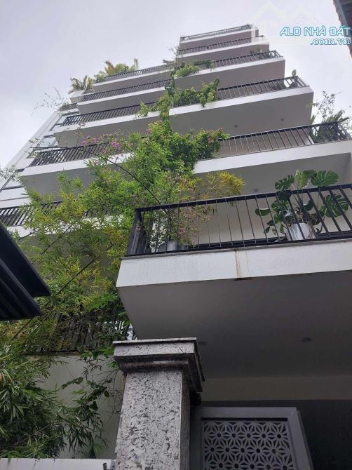 Bán 300m2 Tây Hồ - Toà nhà - Dòng tiền chỉ 89 Tỷ