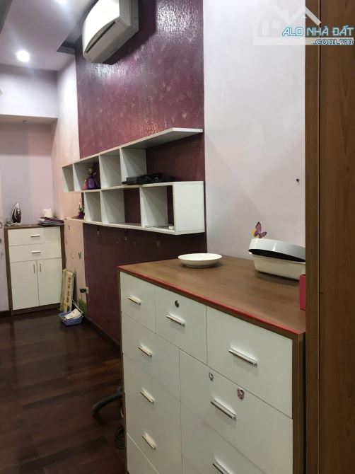 Bán nhà khu cao cấp Trần Phú, Ngô Quyền DT: 74.4m MT: 4.96m Giá: 13 tỷ Ms Minh - 2