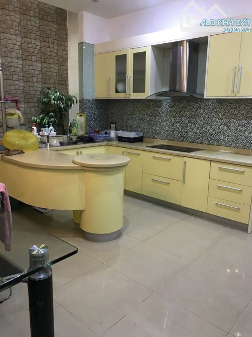 Bán nhà khu cao cấp Trần Phú, Ngô Quyền DT: 74.4m MT: 4.96m Giá: 13 tỷ Ms Minh - 3