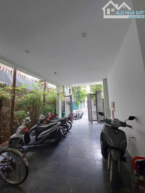 Bán 300m2 Tây Hồ - Toà nhà - Dòng tiền chỉ 89 Tỷ - 4