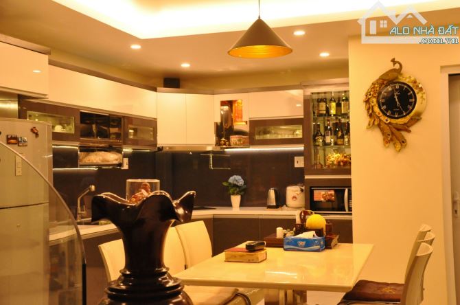 Giá rẻ nhất tuyến đường hiện nay MT đường Hoàng Văn Thụ, P.4, TB 6x17m nhà 6 tầng 22 tỷ