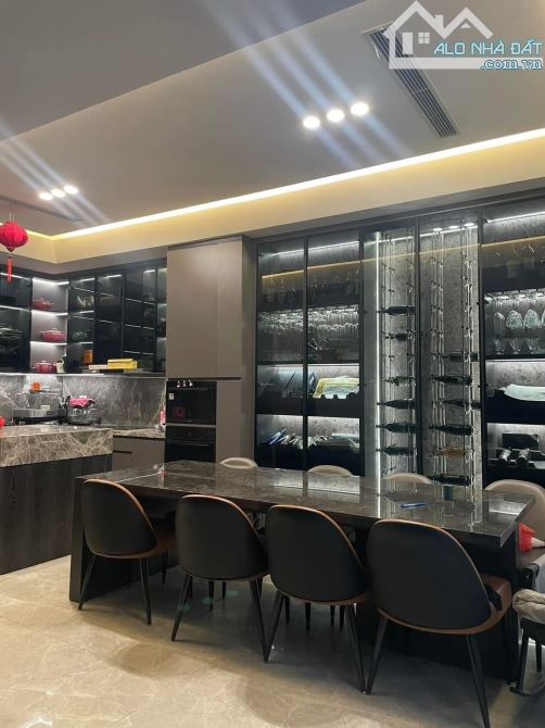 MẶT PHỐ VIP GIA THỤY LONG BIÊN NGÕ THÔNG ÔTÔ TRÁNH VỈA HÈ KINH DOANH THANG MÁY. 13,9TỶ - 1