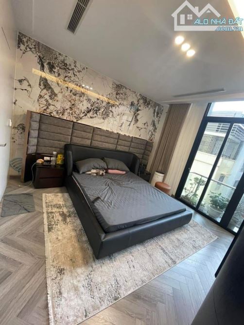 MẶT PHỐ VIP GIA THỤY LONG BIÊN NGÕ THÔNG ÔTÔ TRÁNH VỈA HÈ KINH DOANH THANG MÁY. 13,9TỶ - 5