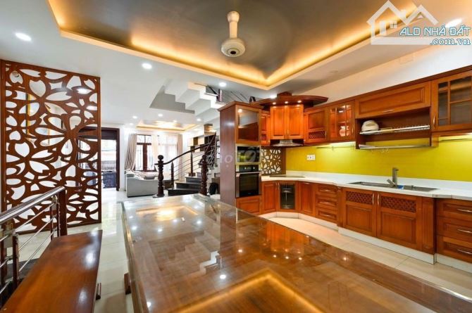 Ban nha MT, đường LÂM VĂN BỀN. Q7. Dt: 14m x 20m. Giá: 36 tỷ. - 1