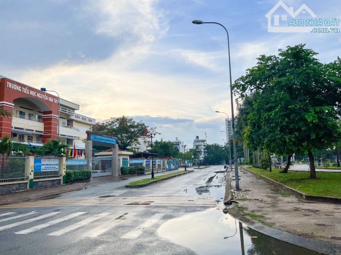 Làm ăn thua lỗ VC tôi bán gấp lô đất mặt tiền View sông 245m2 cách QL13 100m