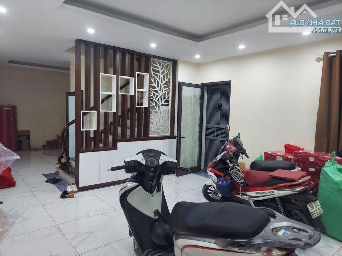 Bán nhà Xã Đàn, Đống Đa, ô tô trong nhà, nhà đẹp vừa ở vừa kinh doanh, 55m2 chỉ 8 tỷ 5