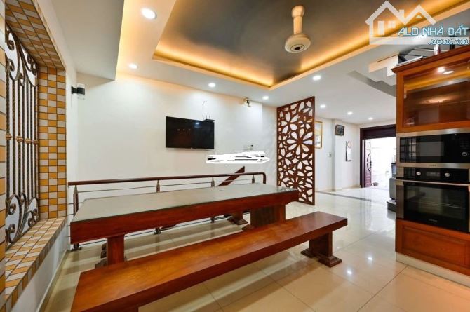 Ban nha MT, đường LÂM VĂN BỀN. Q7. Dt: 14m x 20m. Giá: 36 tỷ. - 2