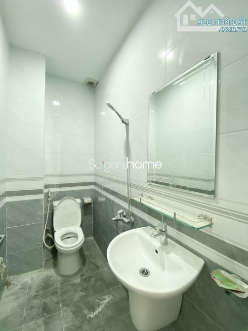 Tòa nhà mới xây 5 lầu trống suốt 400m2 - Thang máy, máy lạnh . Giá 50 triệu - 4