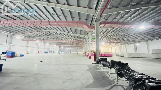 Cho thuê dãy nhà kho xưởng 2,500m2 và 5000m2 tại Thuận Thành , Bắc Ninh. PCCC đầy đủ