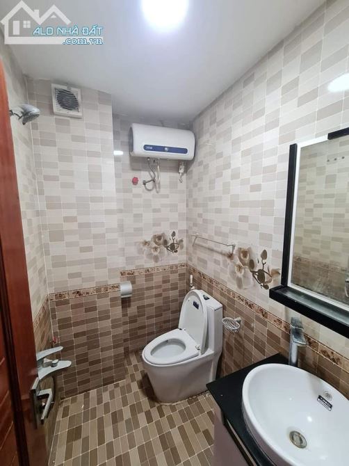 Bán nhà Dt 44 m2 x5 tầng Mt 4m, giá 5,8 tỷ phố Pháo Đài Láng, - 3