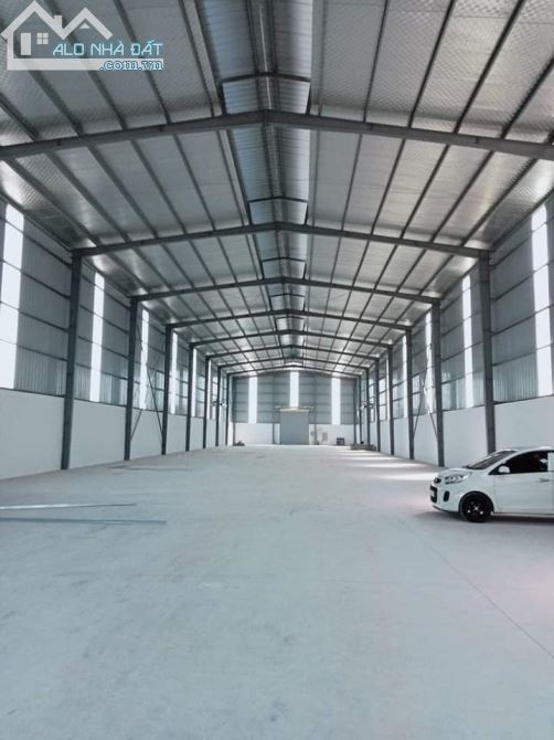 Cho thuê kho nằm trong { khu CN Ngọc Hồi } DT 1900m - 1