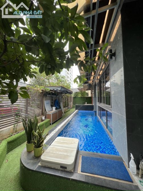 Cho thuê biệt thự Phú Mỹ Hưng có hồ bơi, nhà mới 100% nội thất cao cấp và hiện đại. - 2