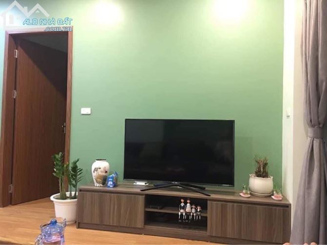 Cho thuê căn full đồ đẹp tại TSG Lotus Sài Đồng. S: 80m2. Giá: 10tr/tháng - 2