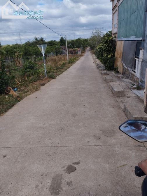 💥 Bán gấp đất Hoà Phú hẻm cấp 1 QL14 ngay chốt công an 5×26 chỉ 760tr - 2