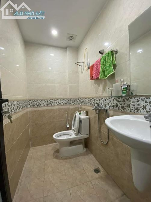 Bán nhà 5 tầng Ngõ 4 Phương Mai Dt 36m2 Mt 4m, Giá 4,3 tỷ - 4